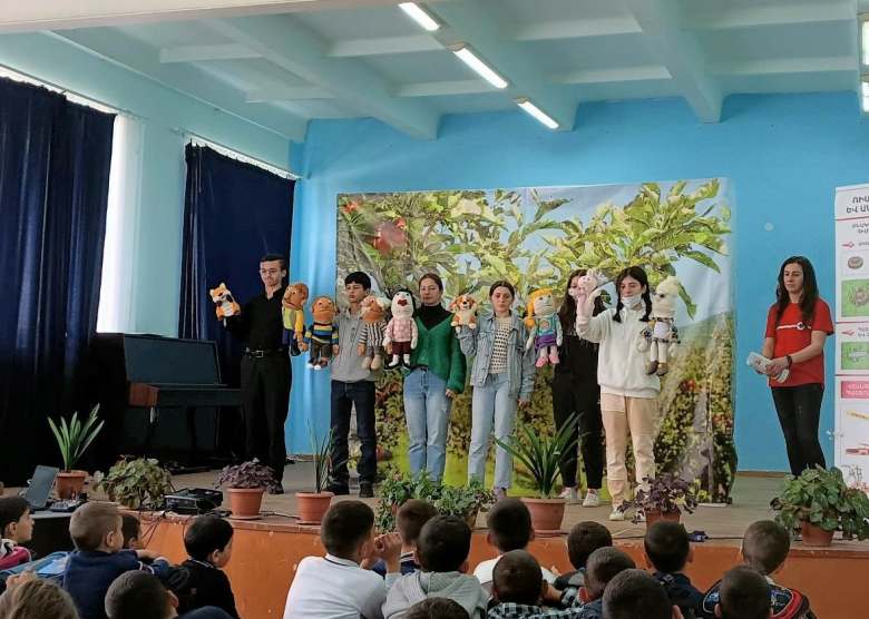 Thematic puppet shows for children and teachers in Syunik region