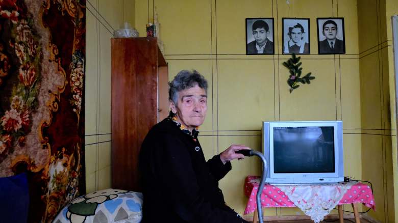 ՀԿԽԸ կամավորները շարունակում են այցելել մարզերում բնակվող միայնակ տարեցներին 